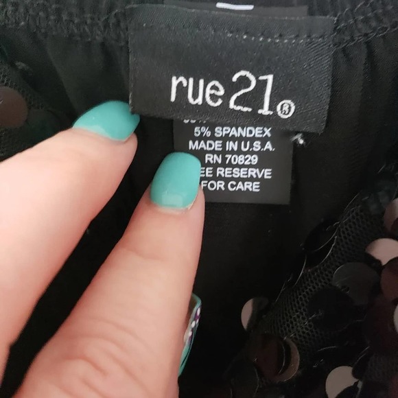 Strapless Sequin and Pink Flowy Rue 21 Blouse size Large - Picture 4 of 4